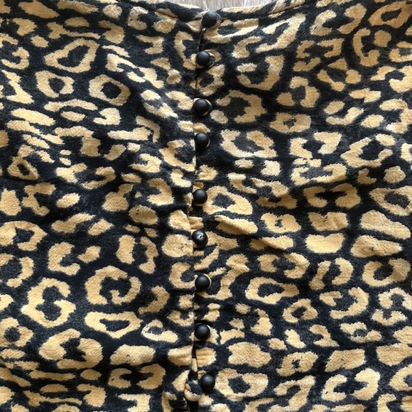 TOPSHOP Cropped Leopard Print Blouse - Picture 6 of 7